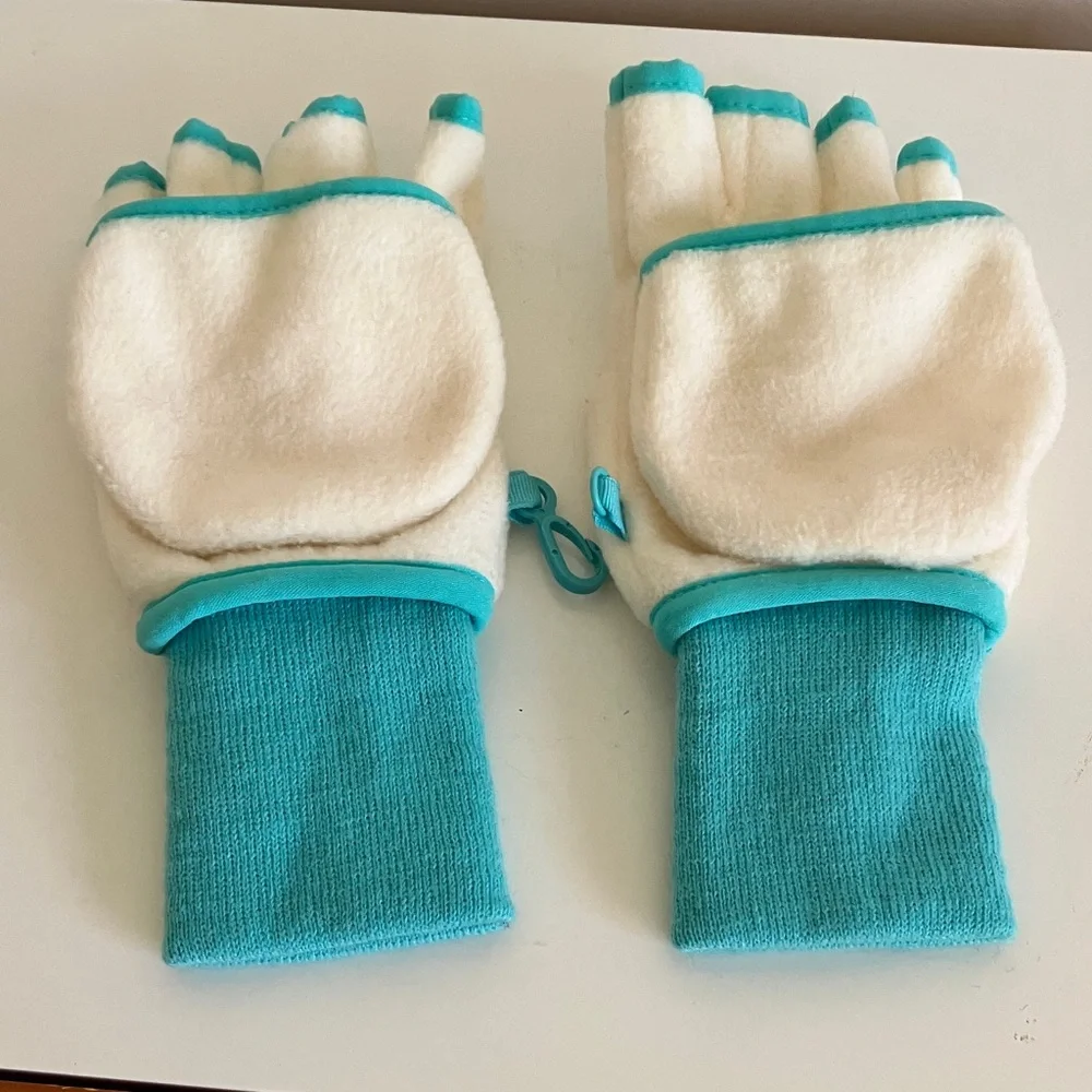 GAP Kids Mittens in White and Blue